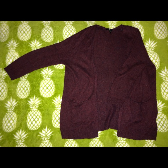 🍄h&m eggplant colored cardigan with pockets - Picture 3 of 4
